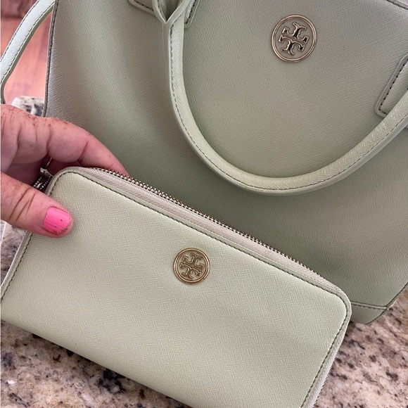 Tory Burch Robinson Bag & Matching Wallet Mint Green Leather - Picture 2 of 9